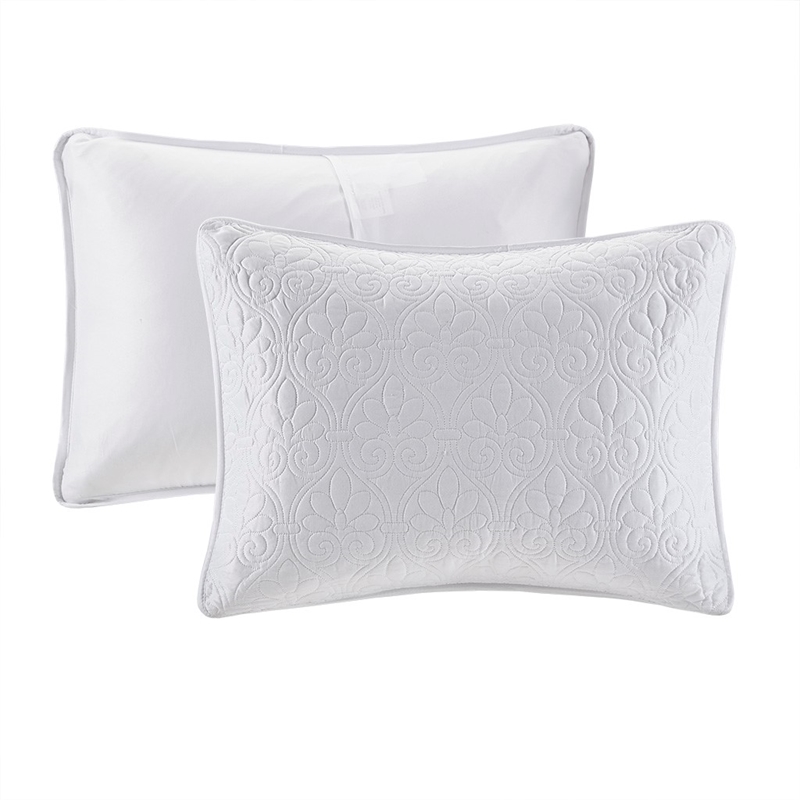 Pemberly Row Modern / Contemporary Reversible Bedspread Set in White