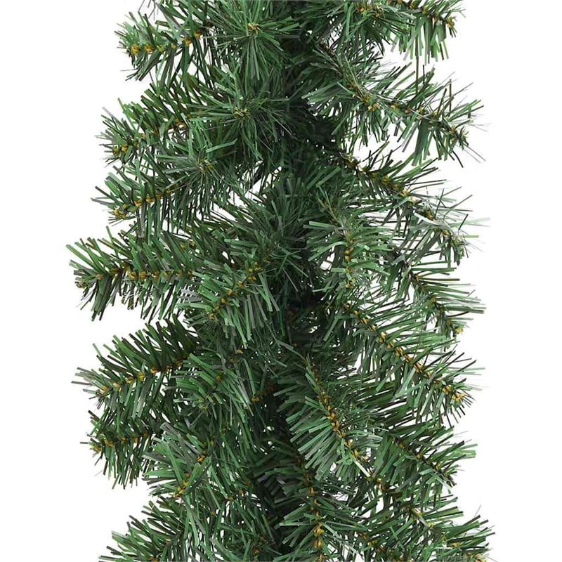 Pemberly Row 16.4' Artificial Greenery Plastic Garland in Green
