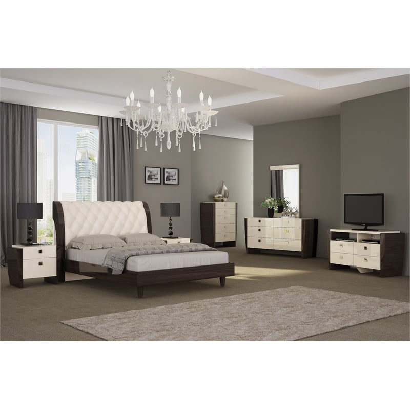 Pemberly Row 4-Piece Wood California King Bedroom Set in Beige