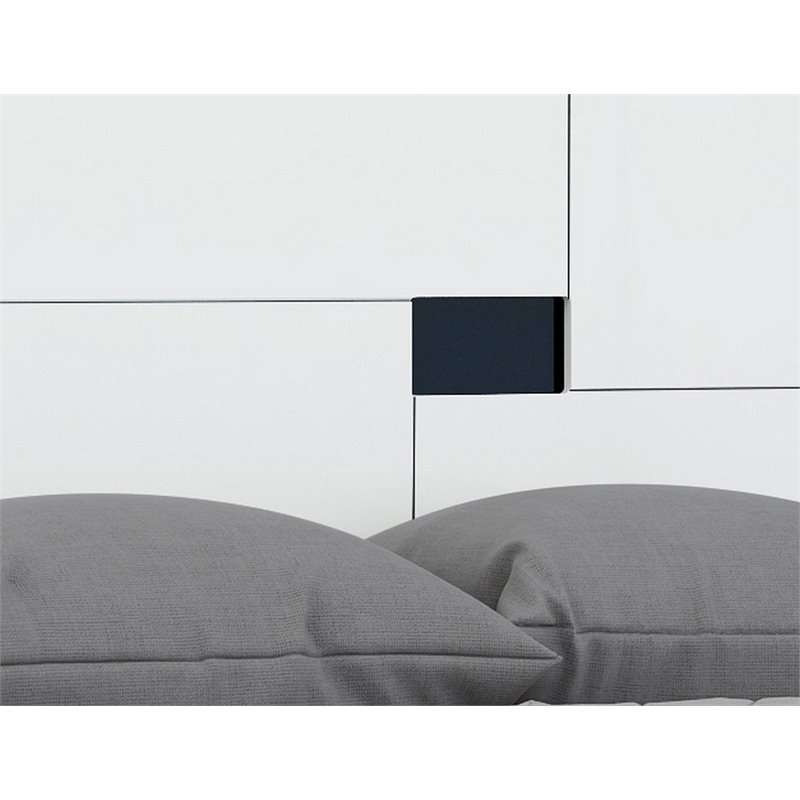 Pemberly Row Contemporary Lacquer Wood Queen Bed in Gloss White