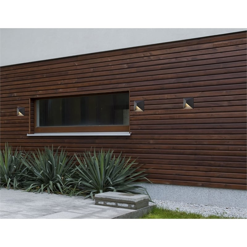 Pemberly Row Contemporary Aluminum LED Light Outdoor LED Lamp in Black