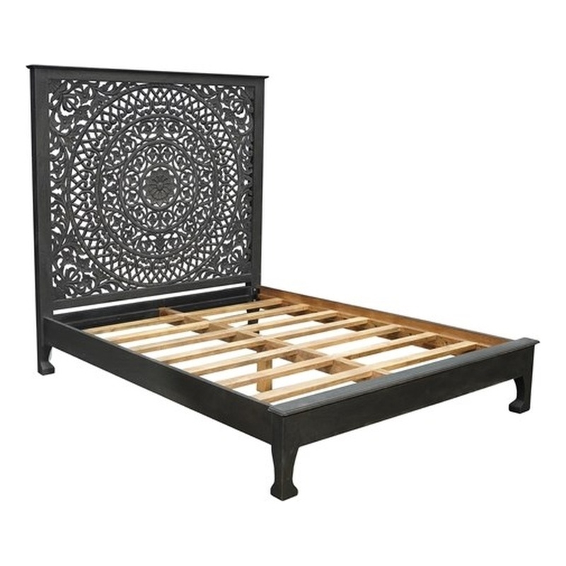 Pemberly Row Traditional Floral Carved Solid Wood Queen Bed in Black