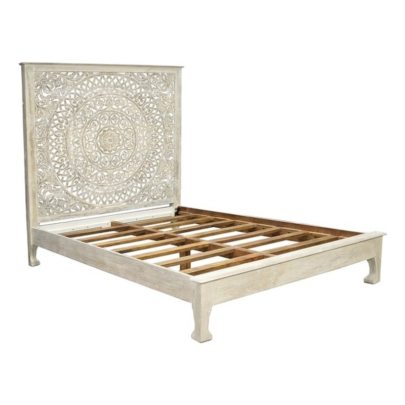 Pemberly Row Traditional Floral Carved Solid Wood Queen Bed in Gray