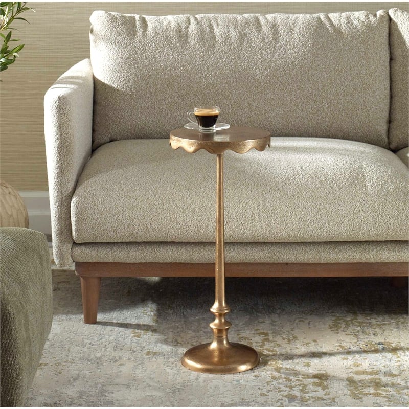 Pemberly Row Aluminum Farmhouse Round Accent Table in Antique Brass