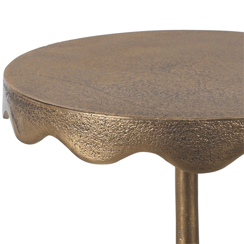 Pemberly Row Aluminum Farmhouse Round Accent Table in Antique Brass