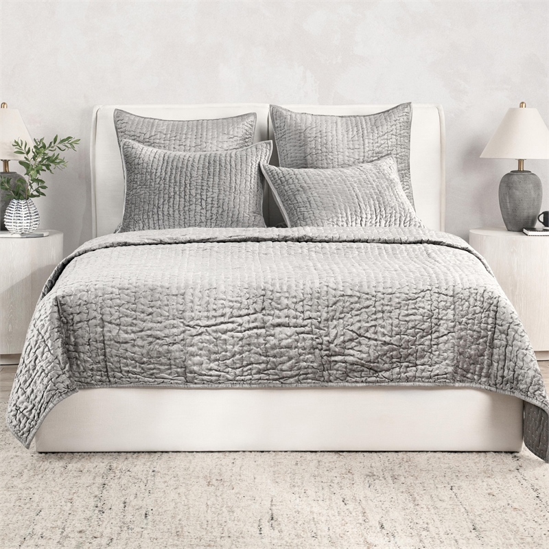 Pemberly Row Transitional Rayon Velvet & Cotton Sateen Queen Quilt in Gray