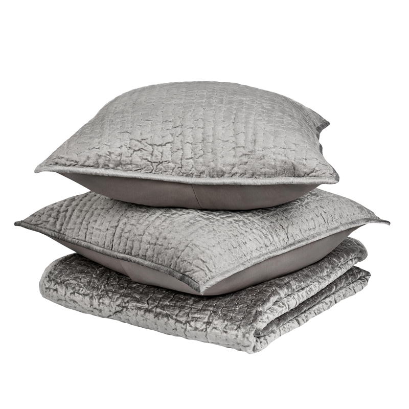 Pemberly Row Transitional Rayon Velvet & Cotton Sateen Queen Quilt in Gray