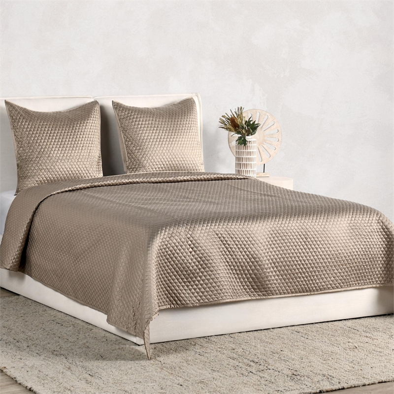 Pemberly Row 26x26