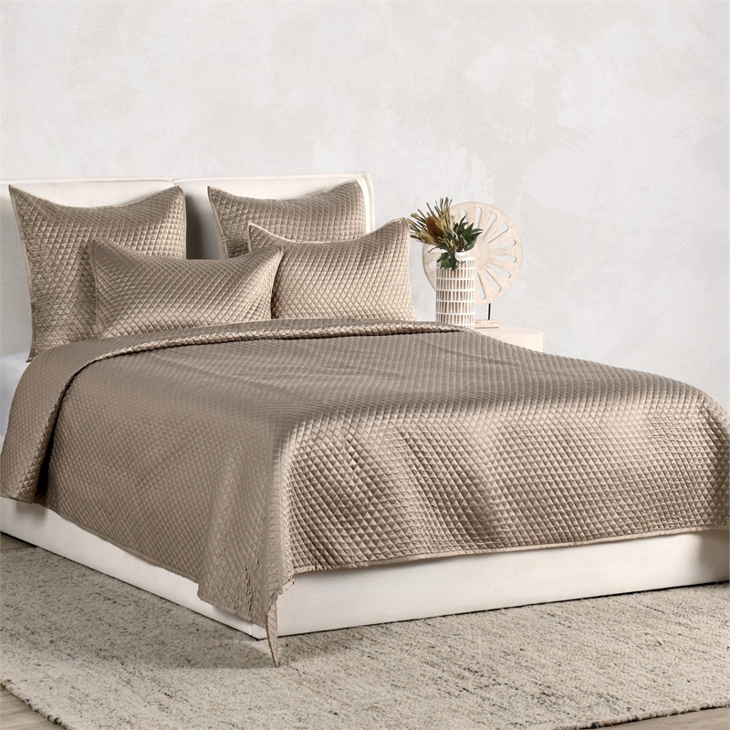 Pemberly Row 98x110