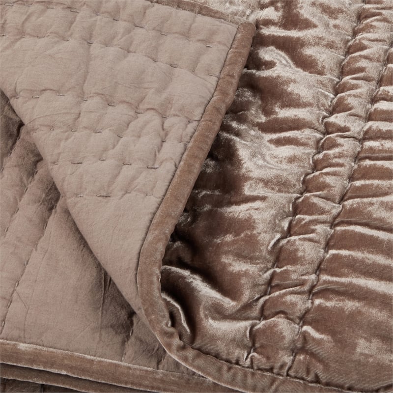 Pemberly Row Modern Transitional Desert Taupe King Nylon Quilt