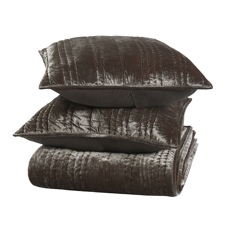 Pemberly Row Contemporary 4-Piece Velvet Fabric King Quilt Set in Sable