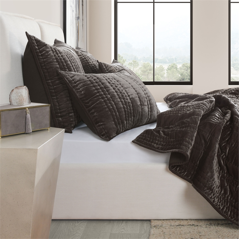 Pemberly Row Contemporary 4-Piece Velvet Fabric King Quilt Set in Sable