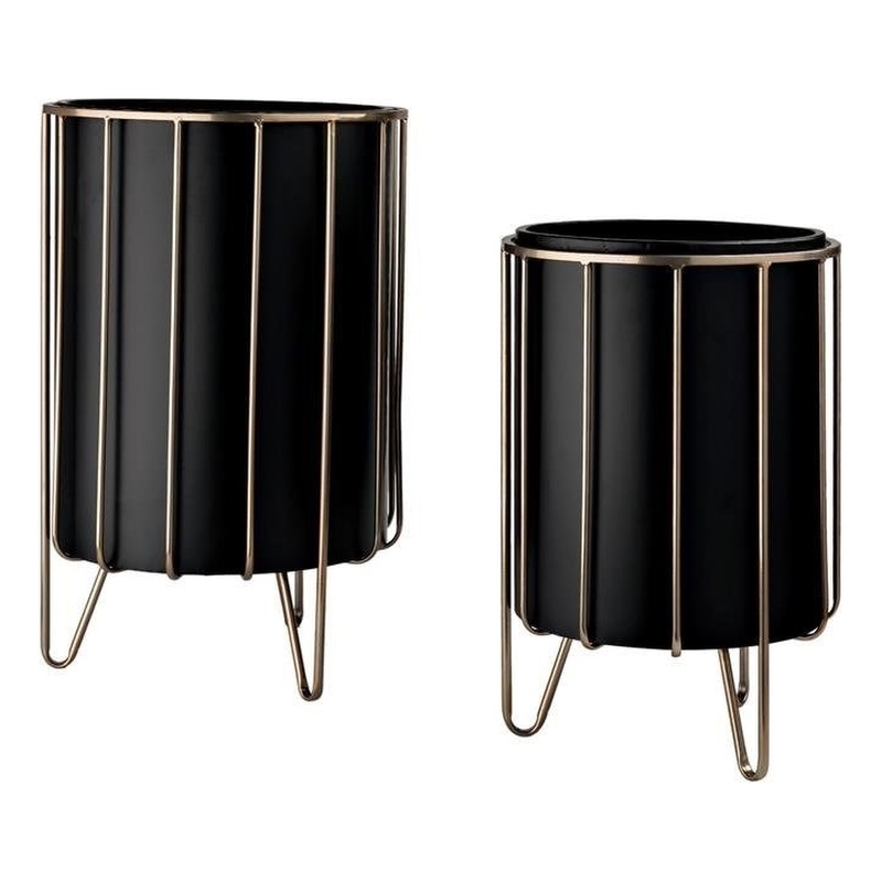 Pemberly Row Pianta Metal Industrial Styled Planters in Black (Set of 2)