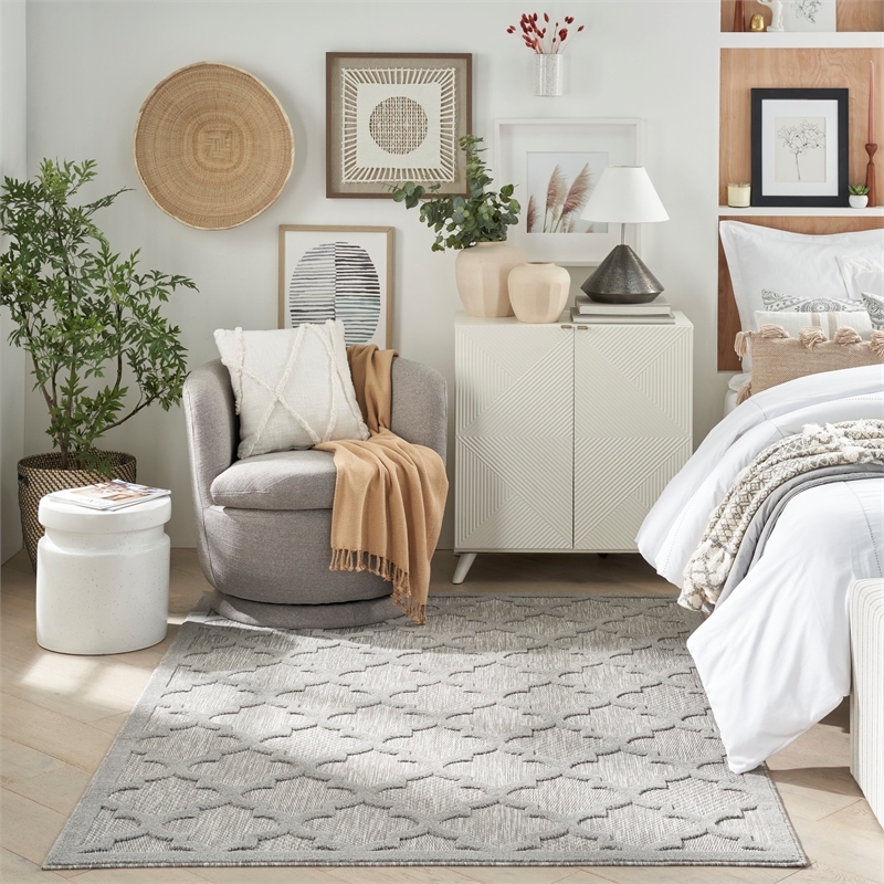 Pemberly Row Easy Care 6'x9' Fabric Silver Gray Modern Indoor/Outdoor Rug