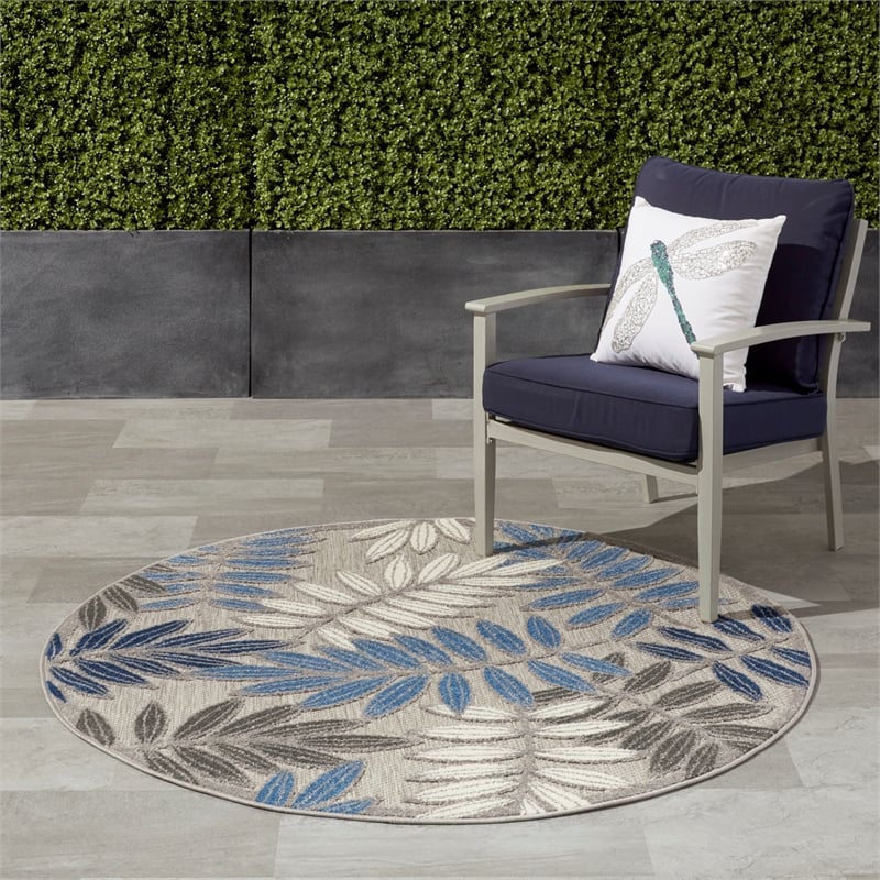 Pemberly Row Contemporary 4' Round Gray/Blue Indoor/Outdoor Rug