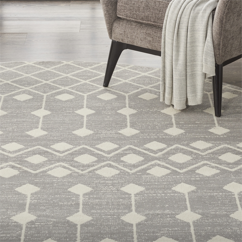 Pemberly Row 8' Round Gray Bohemian Indoor Polypropylene Rug