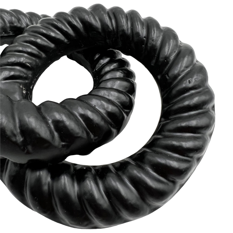 Pemberly Row Decorative Handmade Aluminum 6-inch Modern Chain Sculpture in Black