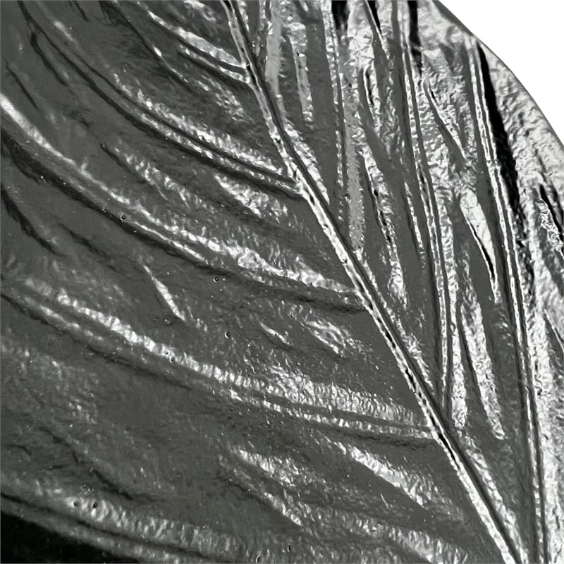 Pemberly Row 21-inch Wide Decorative Handmade Aluminum Modern Leaf Tray