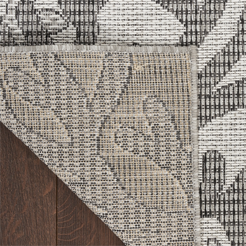 Pemberly Row Contemporary Home Garden Oasis 4'x6' Fabric Grey Area Rug