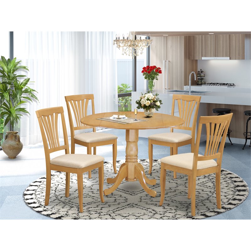 Pemberly Row 5-piece Wood Dining Set with Round Table in Oak