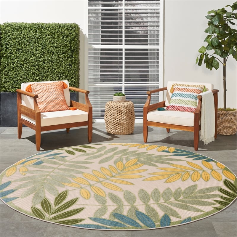 Pemberly Row 5' Round Green Multicolor Fabric Outdoor Area Rug (5' Round)