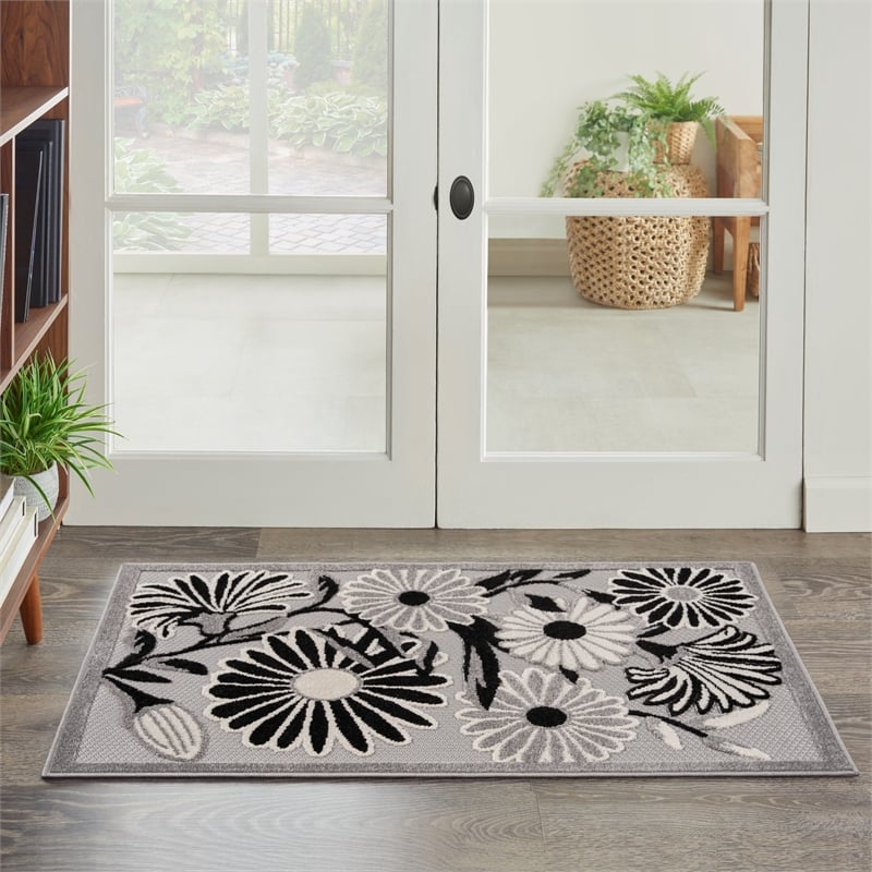 Pemberly Row Modern / Contemporary 3'x4' Black White Fabric Area Rug