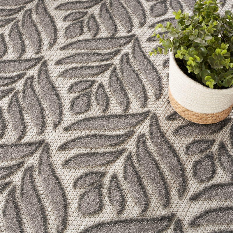 Pemberly Row Contemporary 8' Round Charcoal Fabric Tropical Area Rug