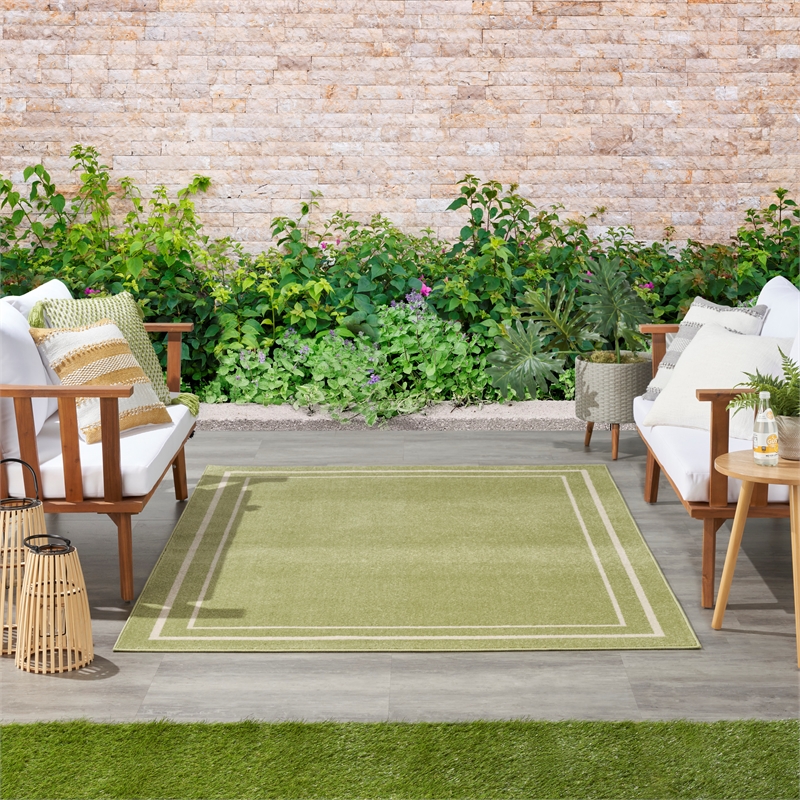 Pemberly Row Modern / Contemporary 5'x7' Green Ivory Fabric Area Rug