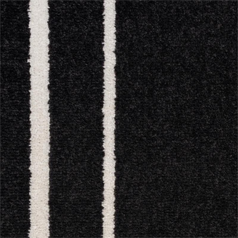 Pemberly Row 4' Round Black Ivory Contemporary Indoor/Outdoor Rug