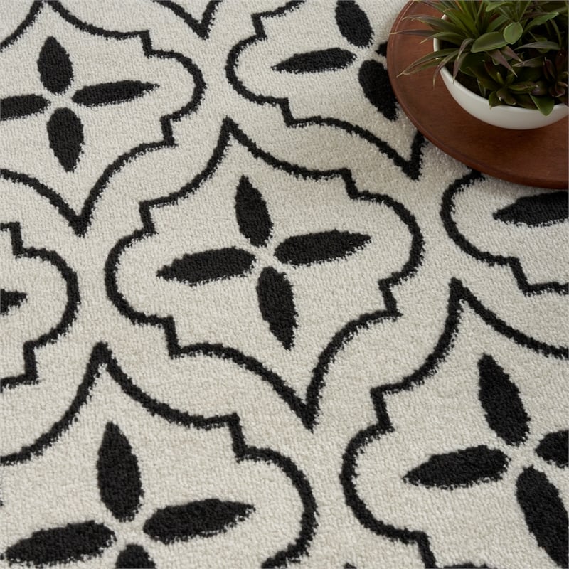Pemberly Row Contemporary Home 6'x9' Fabric Ivory Black Area Rug