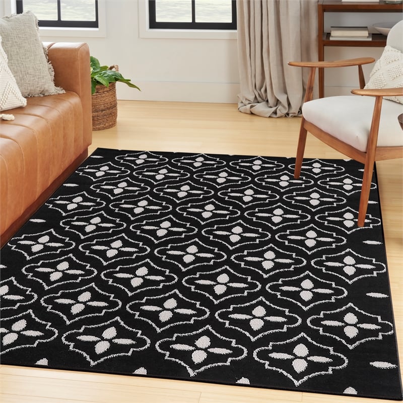 Pemberly Row Modern / Contemporary 4'x6' Black Ivory Fabric Area Rug