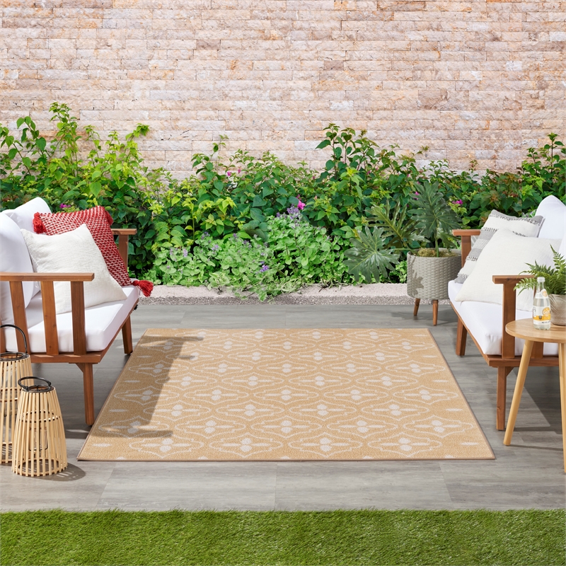 Pemberly Row Modern / Contemporary 4'x6' Beige Ivory Fabric Area Rug