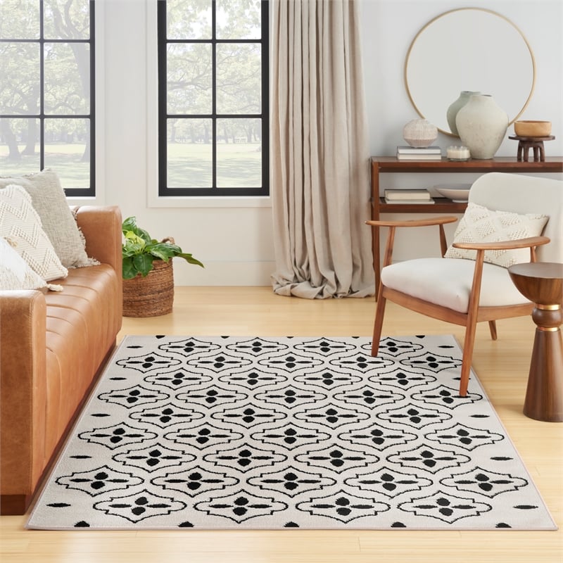 Pemberly Row Modern / Contemporary 4'x6' Ivory Black Fabric Area Rug