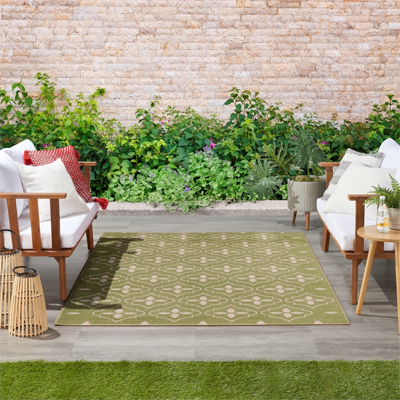 Pemberly Row Modern / Contemporary 4'x6' Green Ivory Fabric Area Rug