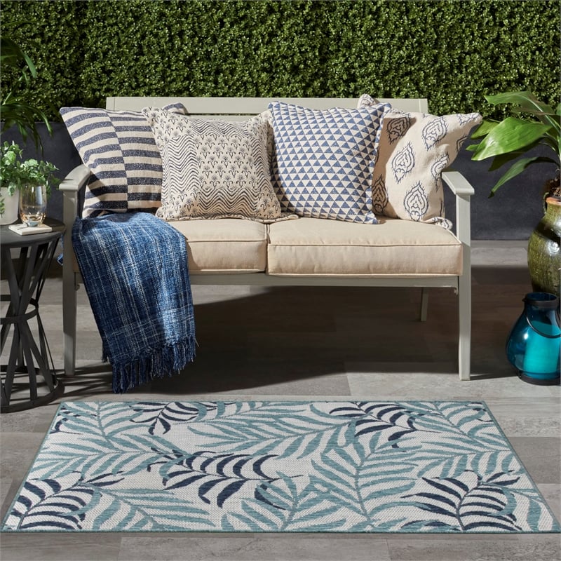 Pemberly Row Modern / Contemporary Home 2'x4' Blue Area Plush Rug