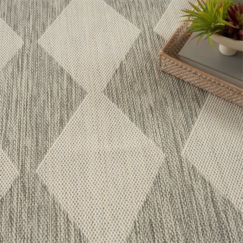 Pemberly Row Contemporary Home 7'x10' Fabric Light Grey Area Rug