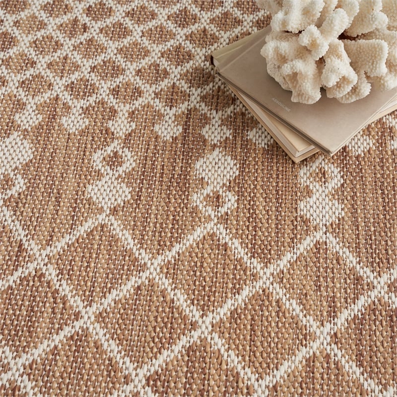 Pemberly Row Modern / Contemporary 4'x6' Fabric Beige Area Rug
