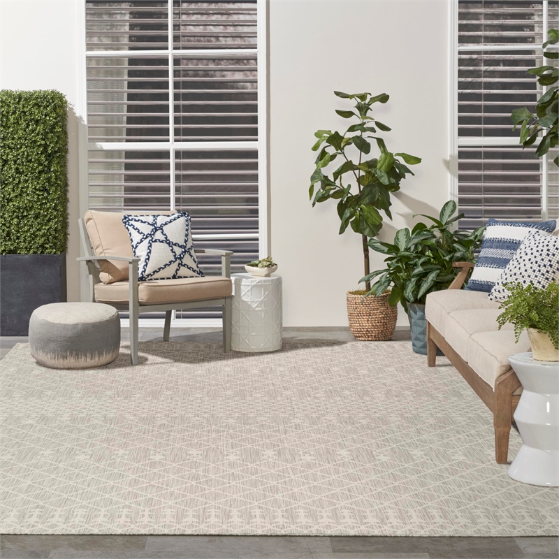 Pemberly Row Modern / Contemporary 9'x12' Fabric Light Grey Area Rug