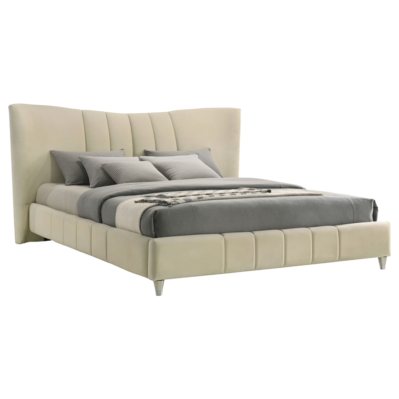 Pemberly Row Set of 4 Eastern King Panel Platform Bed & Dresser & Nightstands