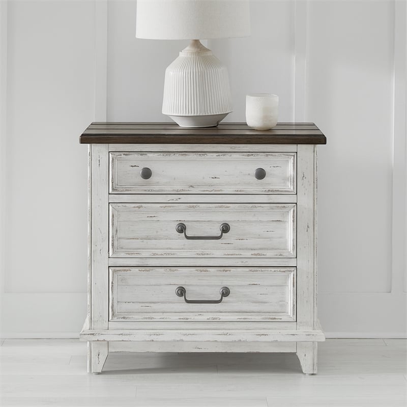 Pemberly Row Set of 4 Queen Panel Bed & & Dresser & Nightstands