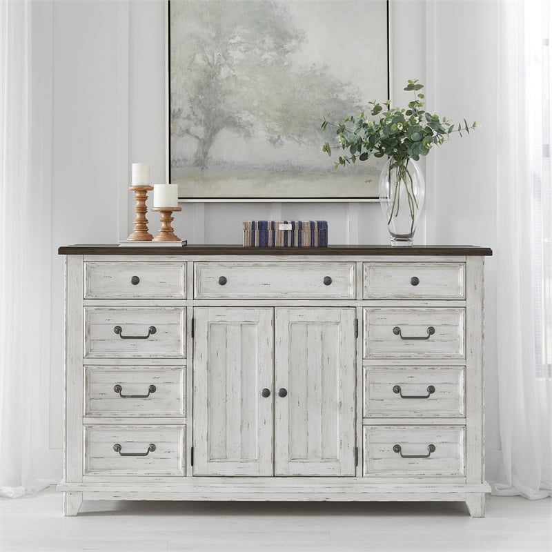 Pemberly Row Set of 4 Queen Panel Bed & & Dresser & Nightstands