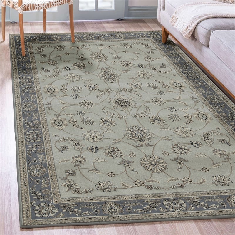 Pemberly Row Traditional 7'9