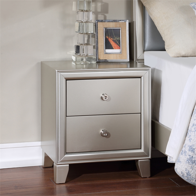 Pemberly Row Engineered Wood Contemporary King 5-piece Bedroom Set