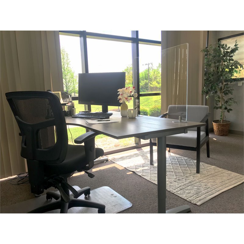 Pemberly Row Plastic 24