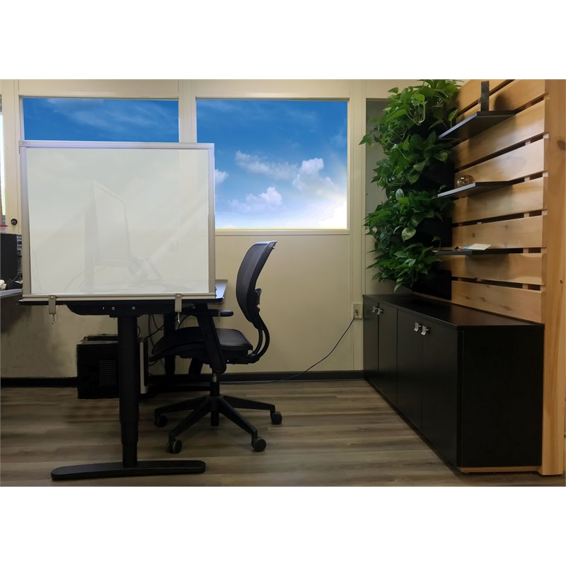 Pemberly Row Plastic 24