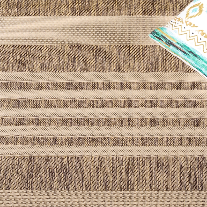 Pemberly Row Contemporary Brown Indoor Outdoor Accent Rug 2' x 3'7