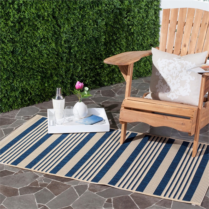 Pemberly Row Contemporary Navy Indoor Outdoor Accent Rug 2' x 3'7