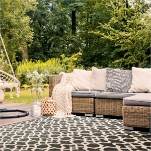 Pemberly Row Black Indoor Outdoor Rug 8' x 11' for Living Spaces