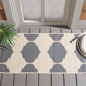 Pemberly Row Contemporary Beige Indoor Outdoor Accent Rug 2' x 3'7&quot