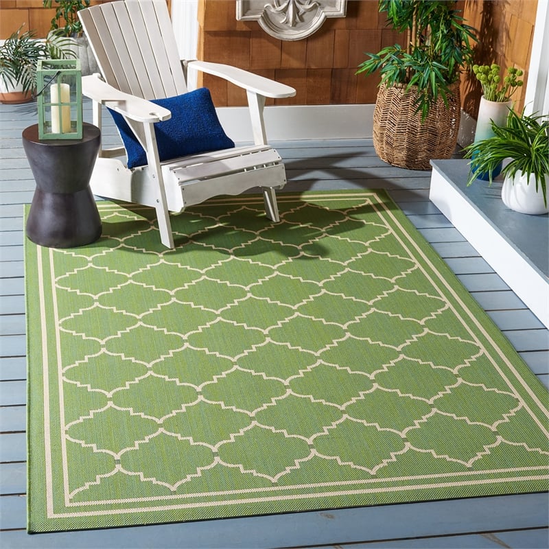 Pemberly Row Polypropylene Green Indoor Outdoor Rug - 2'7